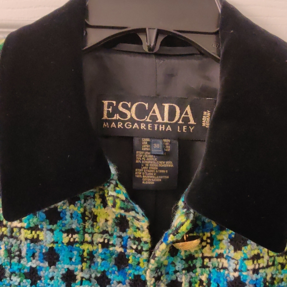 ESCADA Blazer - Picture 2 of 4